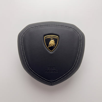 Cover airbag Lamborghini Aventador LP700-4 2011-2022 in pelle nera liscia con cuciture grigie, vista frontale