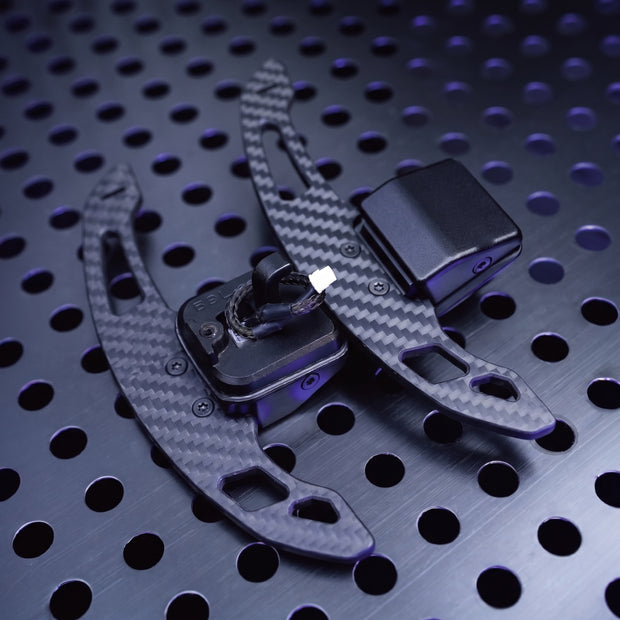 Paddle del cambio magnetici in carbonio twill forato per Audi, vista d'insieme